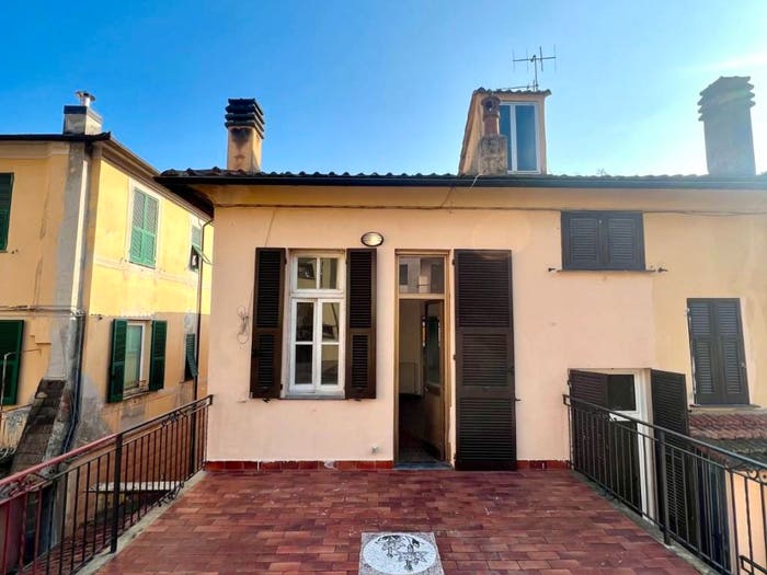 Appartamento con 6 locali in vendita in Via del Commercio, Gattorna, Moconesi