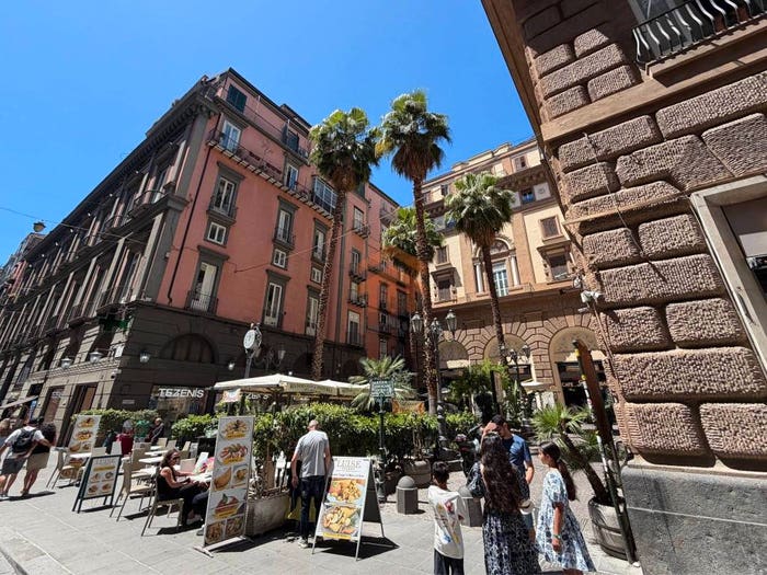 Appartamento bilocale in vendita in Calata San Mattia, Quartieri Spagnoli, Napoli