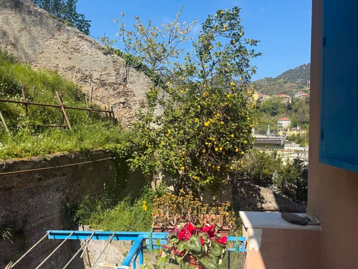 Appartamento trilocale in vendita in Via Sant'Alberto, Sestri Ponente, Genova