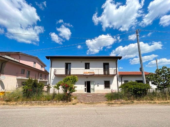 Casa con 5 locali in vendita in Via Pagliara, Frigento