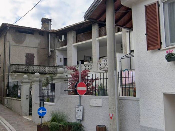 Appartamento trilocale in vendita in Via Generale Armando Diaz, Spinone al Lago