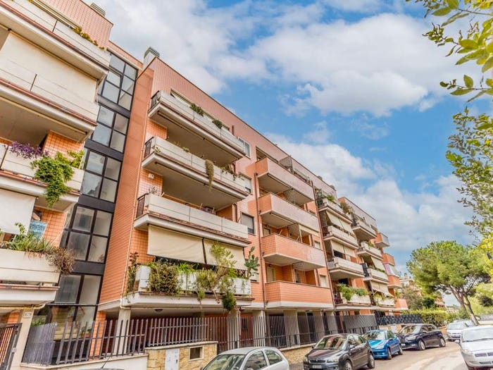Appartamento trilocale in vendita in Via Luigi Olivares, Casal Palocco, Roma