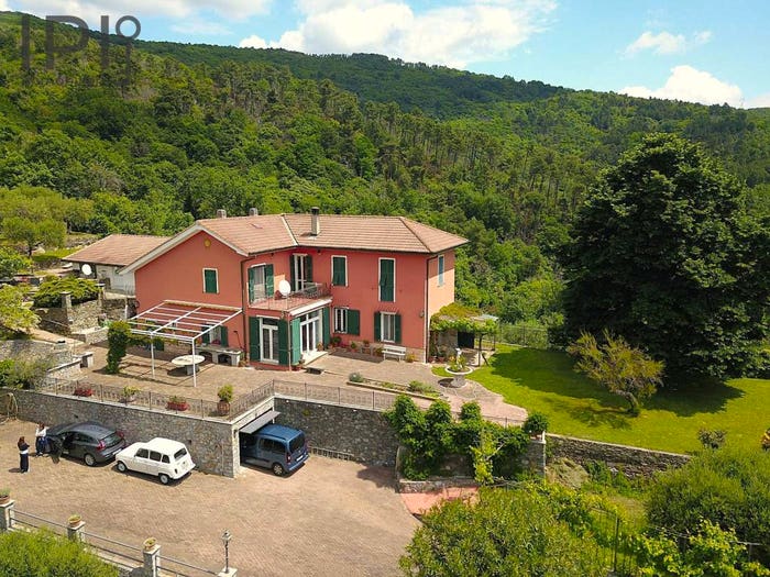 Casa con 6 locali in vendita in Via Caviglia, Orco Feglino