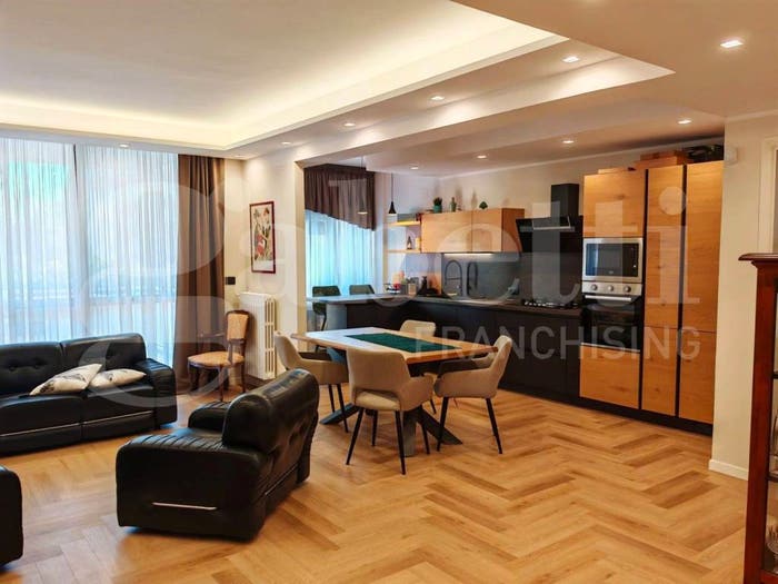 Appartamento quadrilocale in vendita in Via Vittorio Alfieri, Centro, Venafro