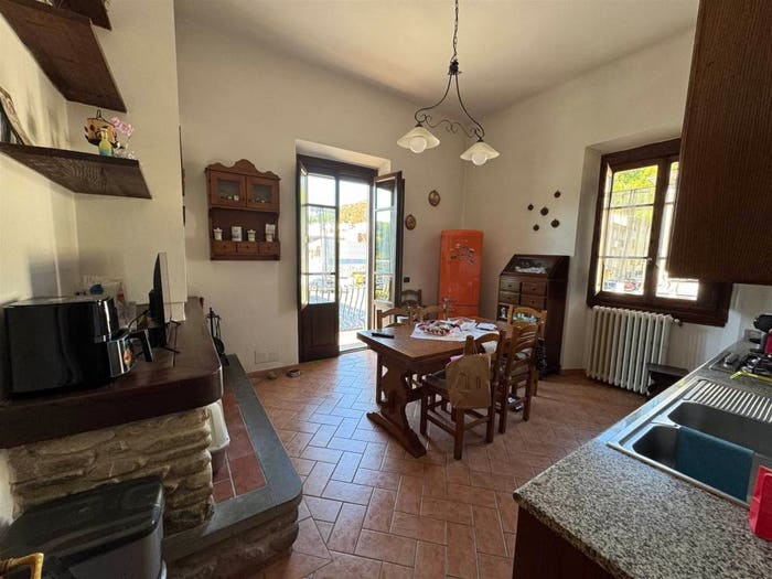 Appartamento con 6 locali in vendita in via vittorio veneto, Centro, Dicomano