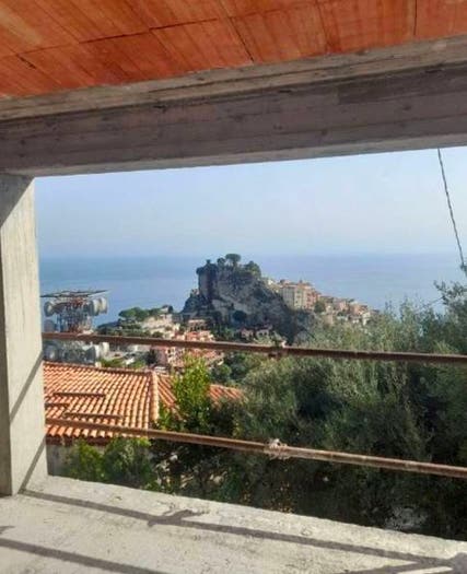 Appartamento bilocale in vendita in Via Salita Castello, Castelmola