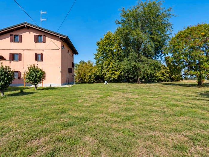 Casa con 6 locali in vendita in Via Molza, Nonantola