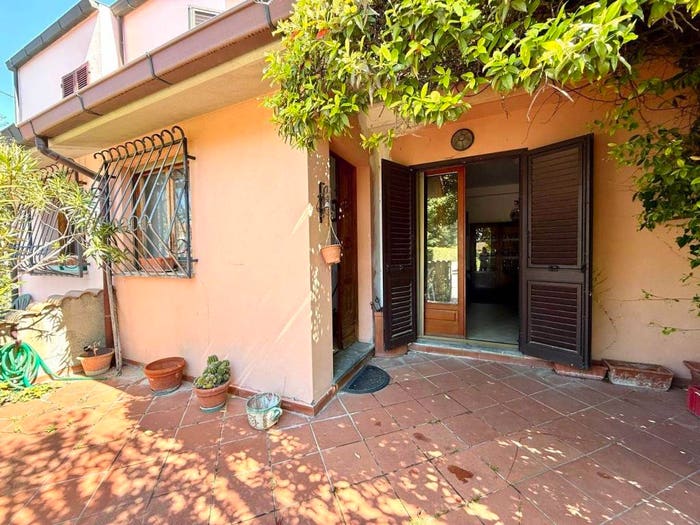 Appartamento con 6 locali in vendita in Via Fratelli Rosselli, Montescudaio