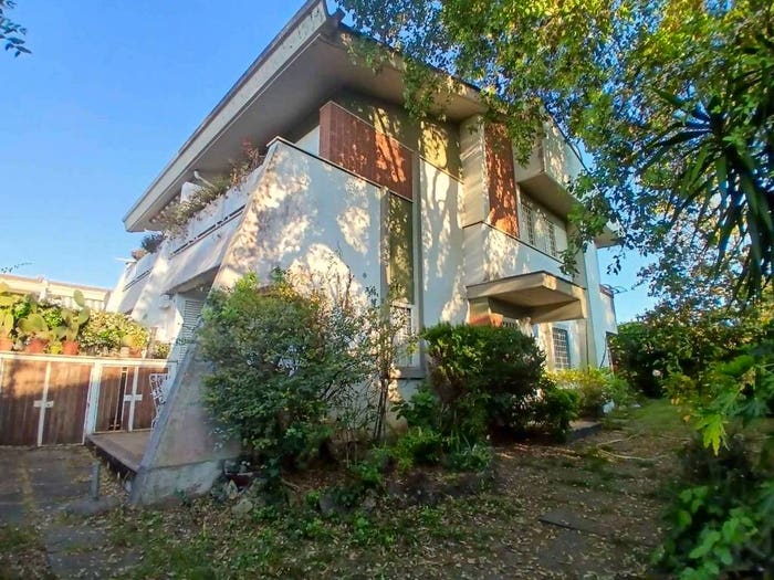 Casa quadrilocale in vendita in Via degli Olmi, Villa Claudia, Anzio