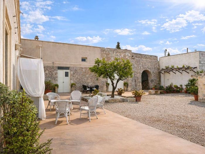 Casa con 6 locali in vendita in Carpignano Salentino