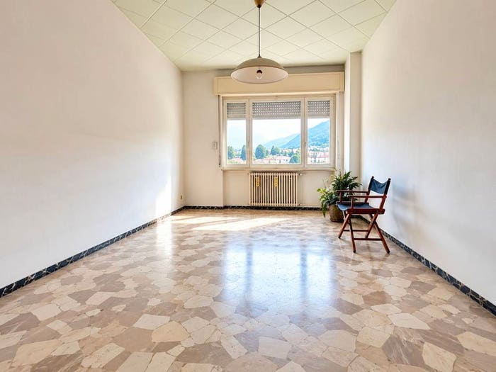 Appartamento trilocale in vendita in Piazza Vittorio Veneto, Centro, Calolziocorte