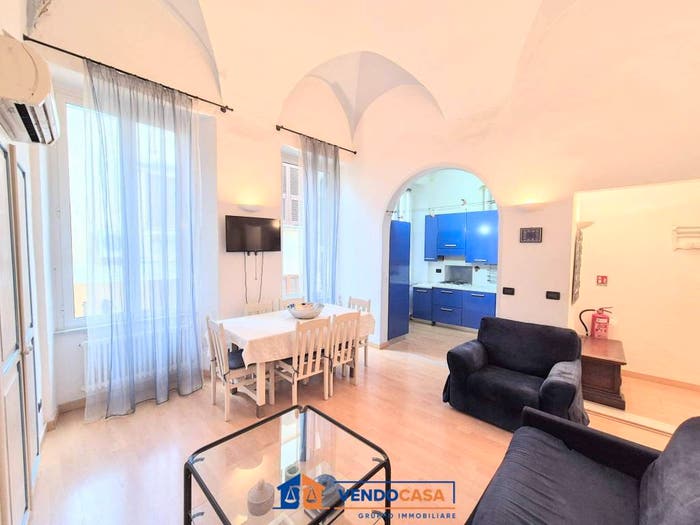 Appartamento trilocale in vendita in Via Giuseppe Garibaldi, Centro, Finale Ligure