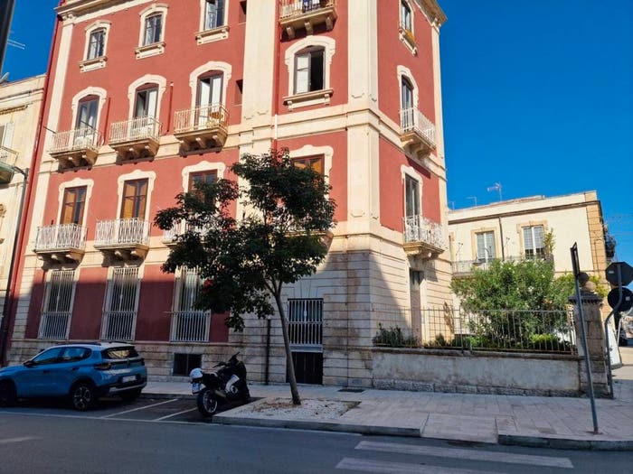 Appartamento trilocale in vendita in Via Agatocle, Borgata Santa Lucia, Siracusa