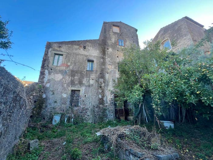 Casa con 6 locali in vendita in Vico Matrice, Linguaglossa