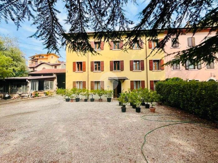 Casa con 5 locali in vendita in Via Gardesana, Centro, Caprino Veronese