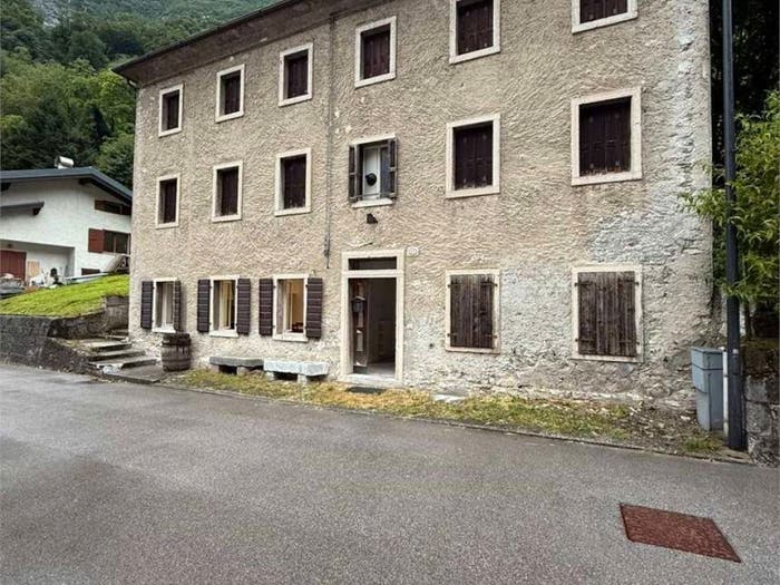 Appartamento con 6 locali in vendita in Via Termine, Ospitale di Cadore