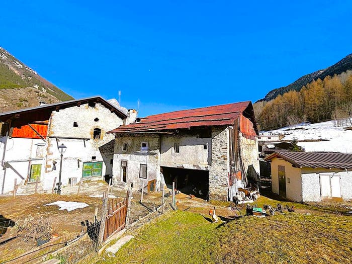 Casa con 6 locali in vendita in Via Saretto, Centro, Pietraporzio