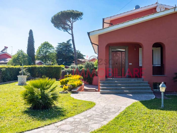 Casa trilocale in vendita in Via del Roseto, Ciampino