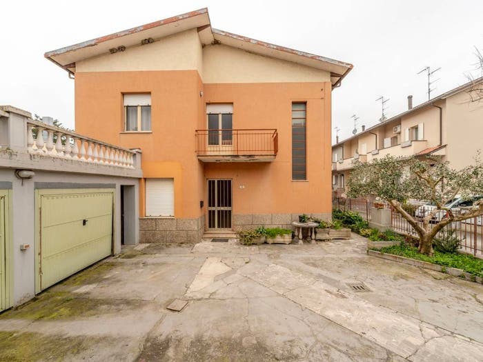 Casa con 6 locali in vendita in Via Tomba, Vecchiazzano Ospedale, Forlì
