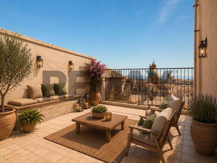 Appartamento con 6 locali in vendita in Via San Bonaventura, Centro, Caltagirone