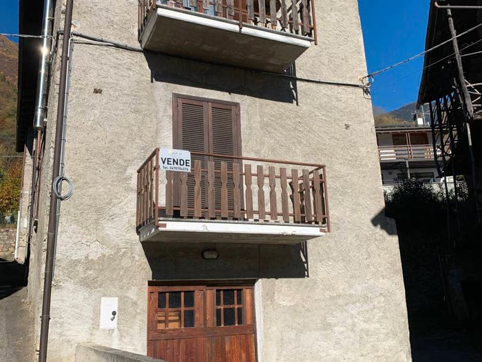 Appartamento trilocale in vendita in Via Magiasca, Centro, Ardenno