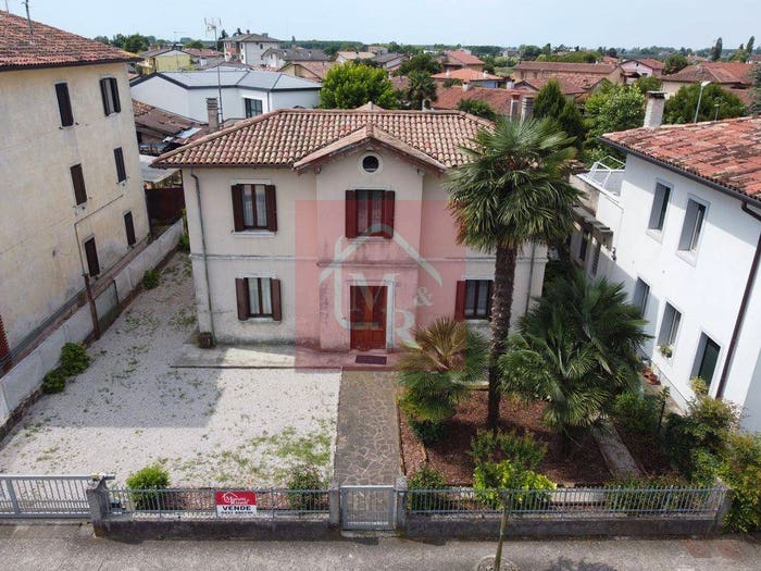 Casa con 6 locali in vendita in via Roma, Sevegliano, Bagnaria Arsa