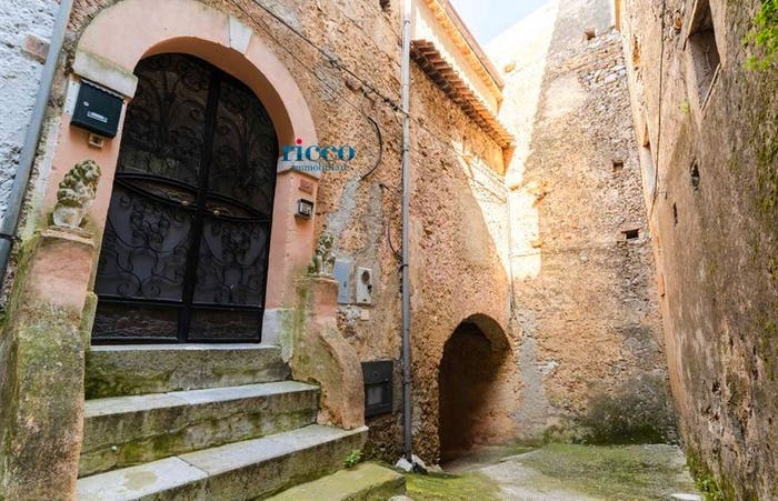 Appartamento con 6 locali in vendita in Vico Primo Municipio, Centro, Camerota