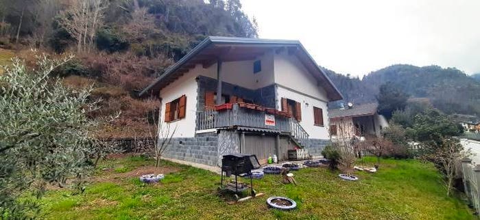 Casa con 6 locali in vendita in Via Provinciale, Fondra, Isola di Fondra