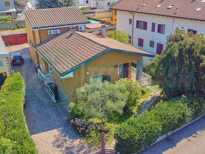 Casa trilocale in vendita in Via della Repubblica, Centro, Lainate