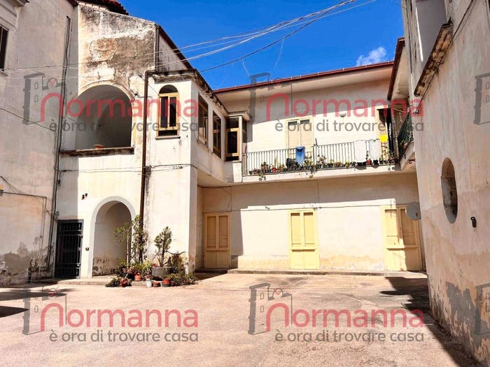 Appartamento trilocale in vendita in Via San Biagio, Aversa