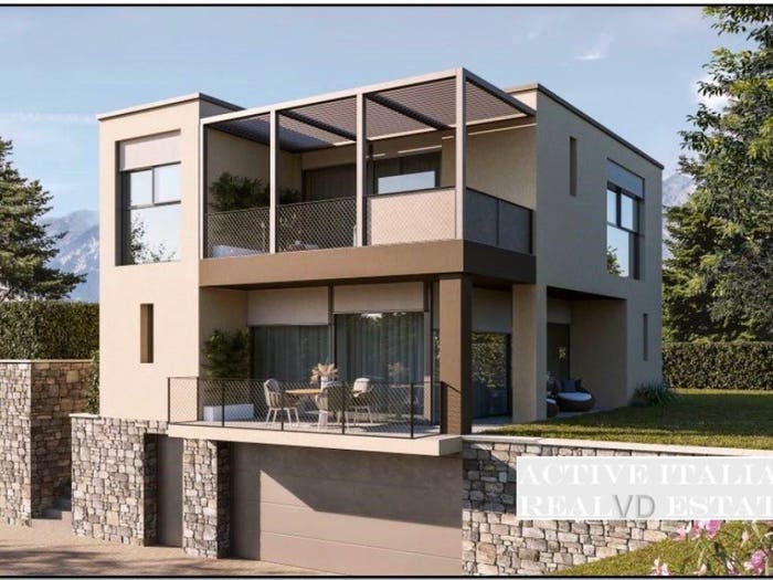 Casa quadrilocale in vendita in Via Nazario Sauro, Centro, Menaggio