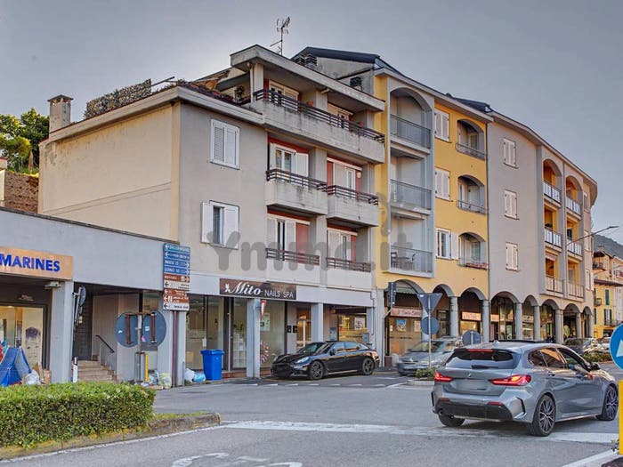 Appartamento con 6 locali in vendita in Via Zanoni, Centro, Lavena Ponte Tresa