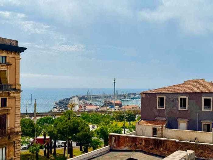 Appartamento trilocale in vendita in Via Spadaccini, Centro Storico, Catania