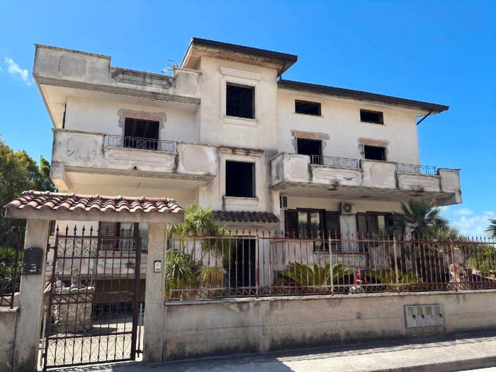 Casa con 6 locali in vendita in VIA CASTELVOLTURNO, Mondragone