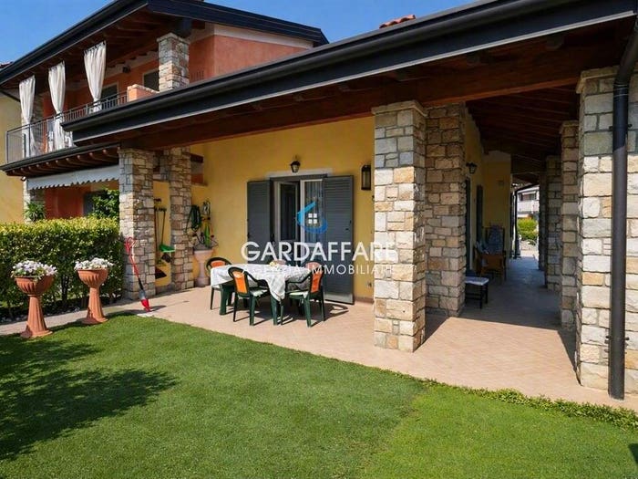 Casa trilocale in vendita in Moniga del Garda