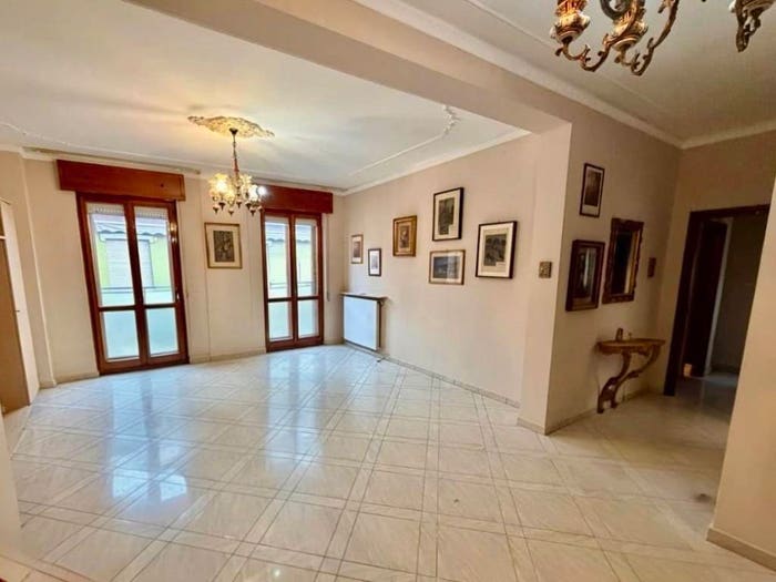 Appartamento quadrilocale in vendita in Via Giulio Arata, Stadio, Piacenza