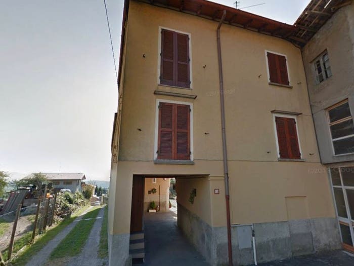 Appartamento quadrilocale in vendita in Via Alessandro Manzoni, Albavilla