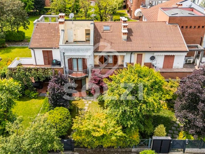 Appartamento quadrilocale in vendita in Via Vittime Civili di Guerra, Brescia Due, Brescia