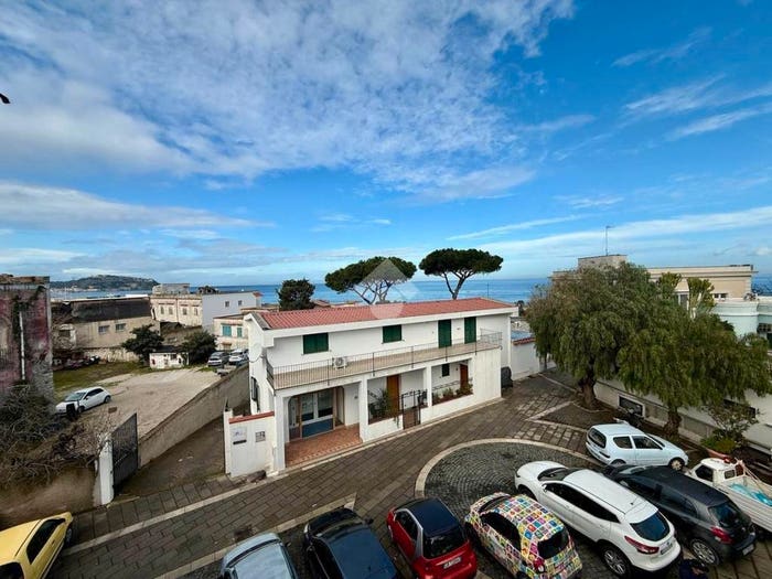 Appartamento trilocale in vendita in Via Zainy, Casamicciola Terme