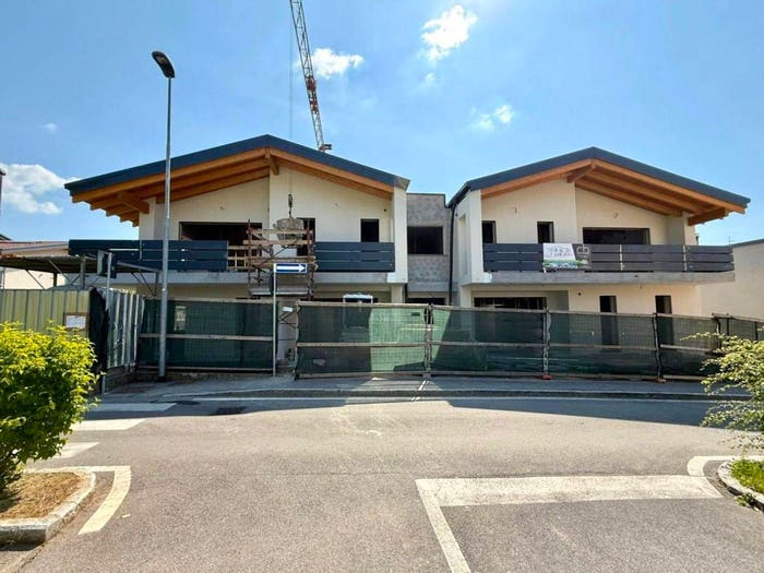 Appartamento quadrilocale in vendita in Via Gennaro Sora, Cenate Di Sotto, Cenate Sotto