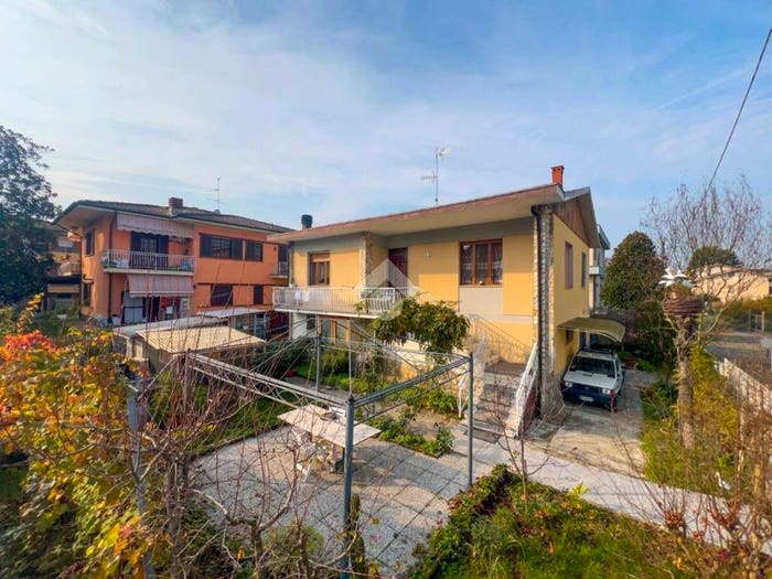 Casa trilocale in vendita in Via Penice, Centro, Broni