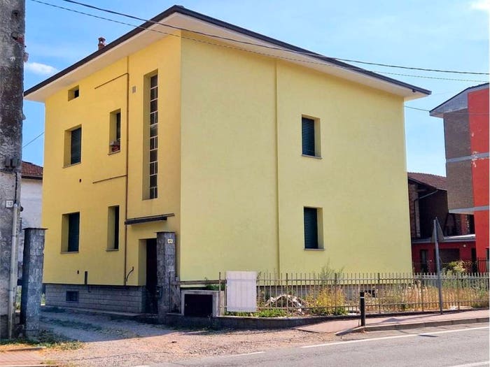 Casa con 6 locali in vendita in Via Maggiora, Centro, Borgomanero
