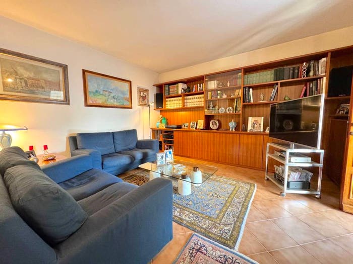 Casa con 6 locali in vendita in Via Alessandro Volta, Centro, Quarrata