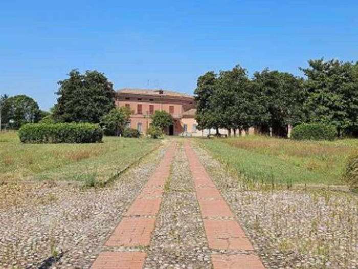 Casa con 6 locali in vendita in Via Punte, Eremo, Curtatone