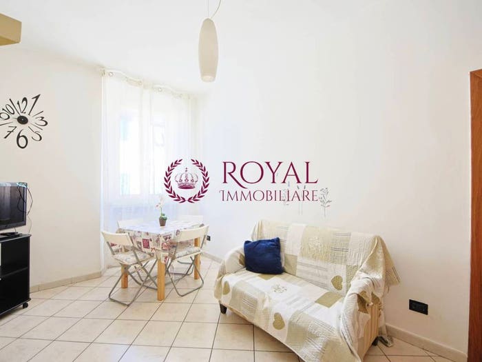 Appartamento trilocale in vendita in Via Pio Alberto Del Corona, Cisternone, Livorno