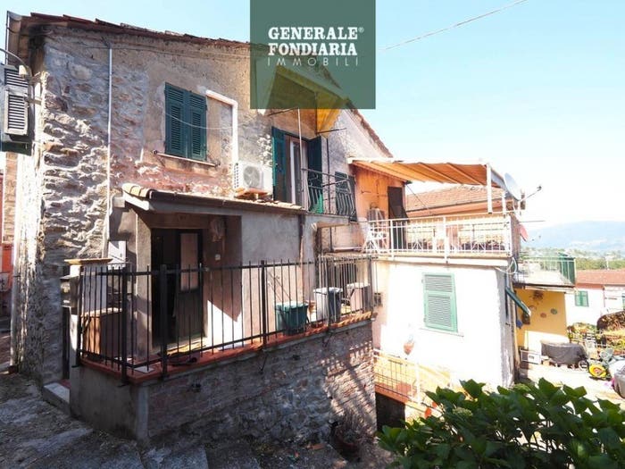 Casa bilocale in vendita in Via Maggio, Follomonte, Follo