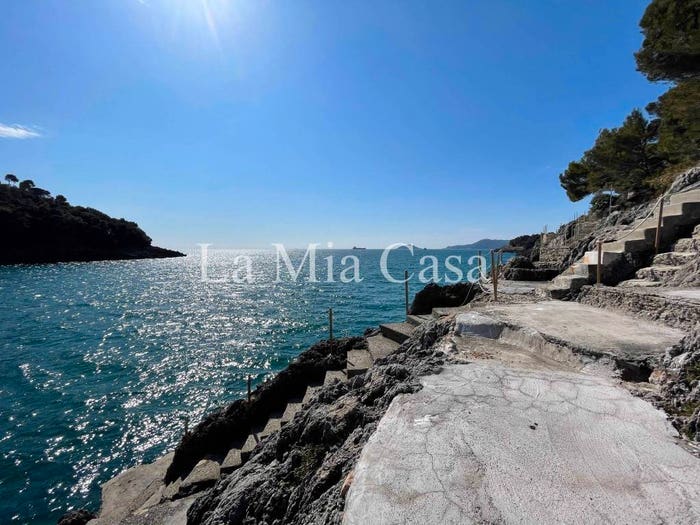 Appartamento trilocale in vendita in Via Carpanini, Lerici Paese, Lerici