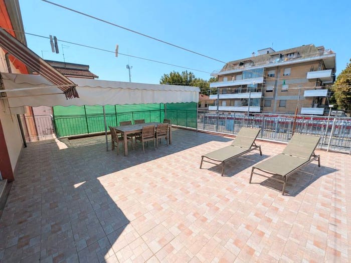 Casa quadrilocale in vendita in Viale Ivo Oliveti, Miramare Rivazzurra, Rimini