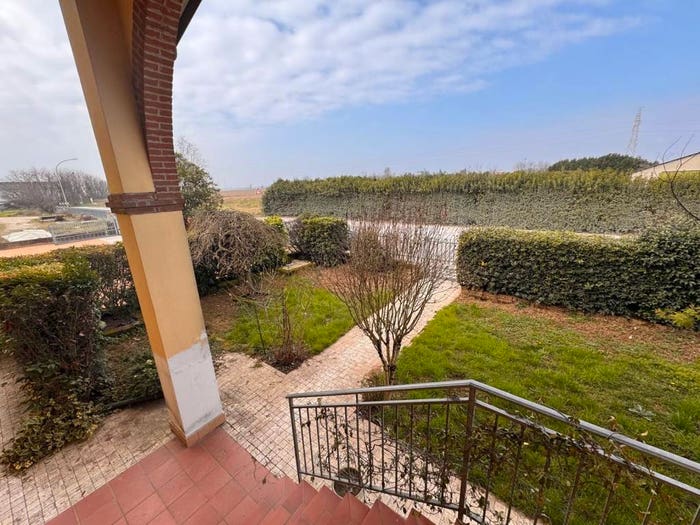 Casa trilocale in vendita in Viale del Lavoro, Centro, Bovolone
