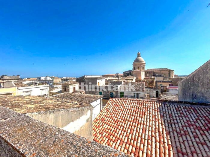 Casa con 6 locali in vendita in Via Gianluca Barbieri, Centro, Noto